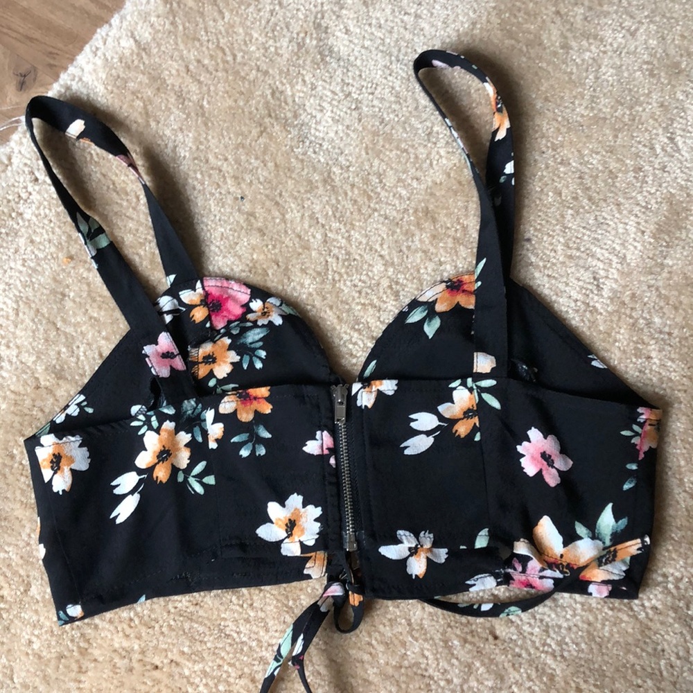 Top - Picture 2 of 2